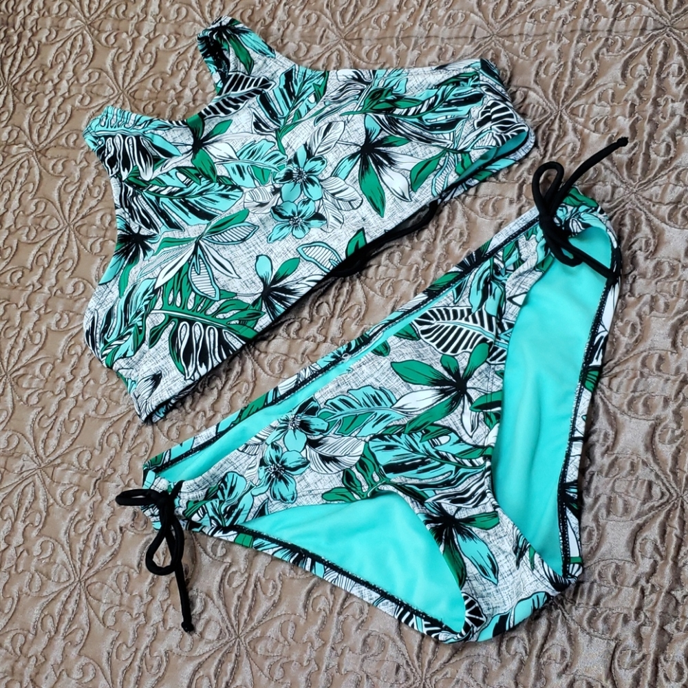 EUC- Mossimo GORGEOUS Palm Tank Style Bikini